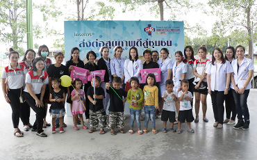 โรงพยาบาลจุฬารัตน์ 3 อินเตอร์ จัดกิจกรรมเพื่อสังคม CSR ภายใต้โครงการ “กลุ่มโรงพยาบาลจุฬารัตน์ ส่งต่อสุขภาพดีสู่ชุมชน” ด้วยเล็งเห็นความสำคัญของสุขภาพเด็กเล็กที่อาศัยในชุมชนโดยรอบโรงพยาบาล ท้องที่ อบต.บางพลีใหญ่, อบต.บางปลา และ อบต.บางโฉลง